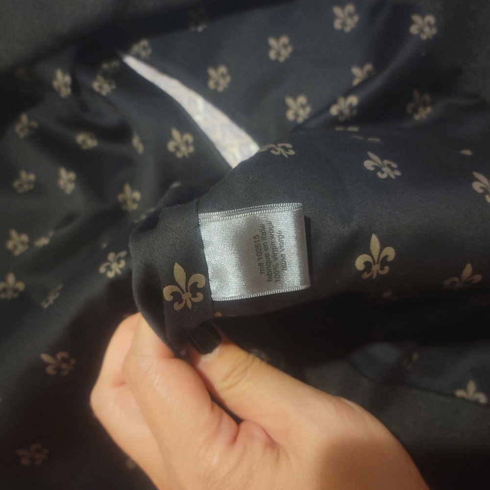 John Varvatos luxurious suite vest - Picture 6 of 7